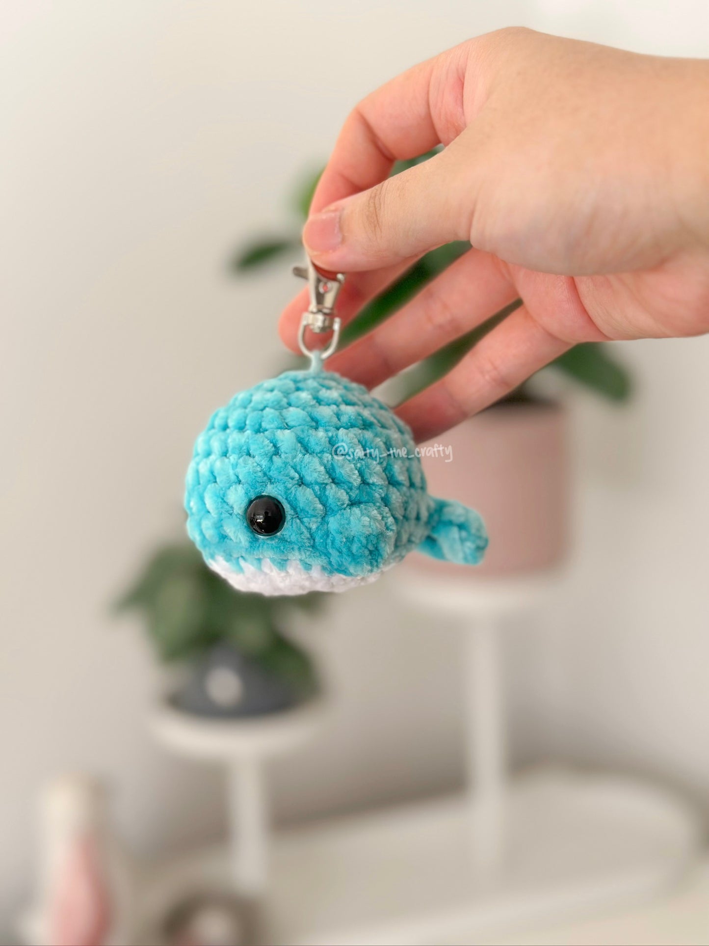 mini whale keychain
