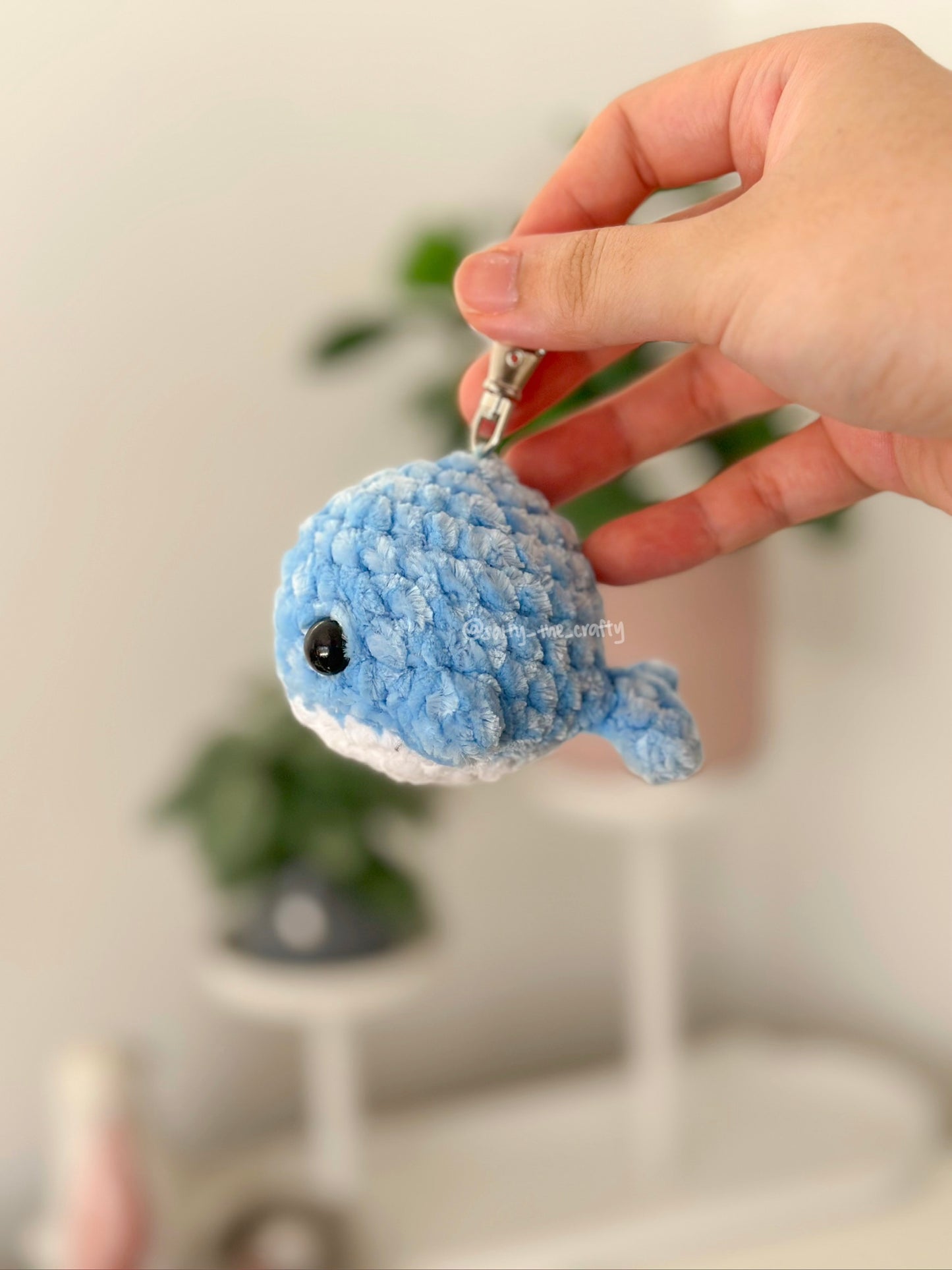 mini whale keychain
