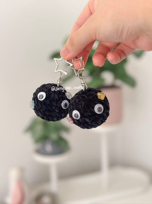 soot sprite keychain (susuwatari)