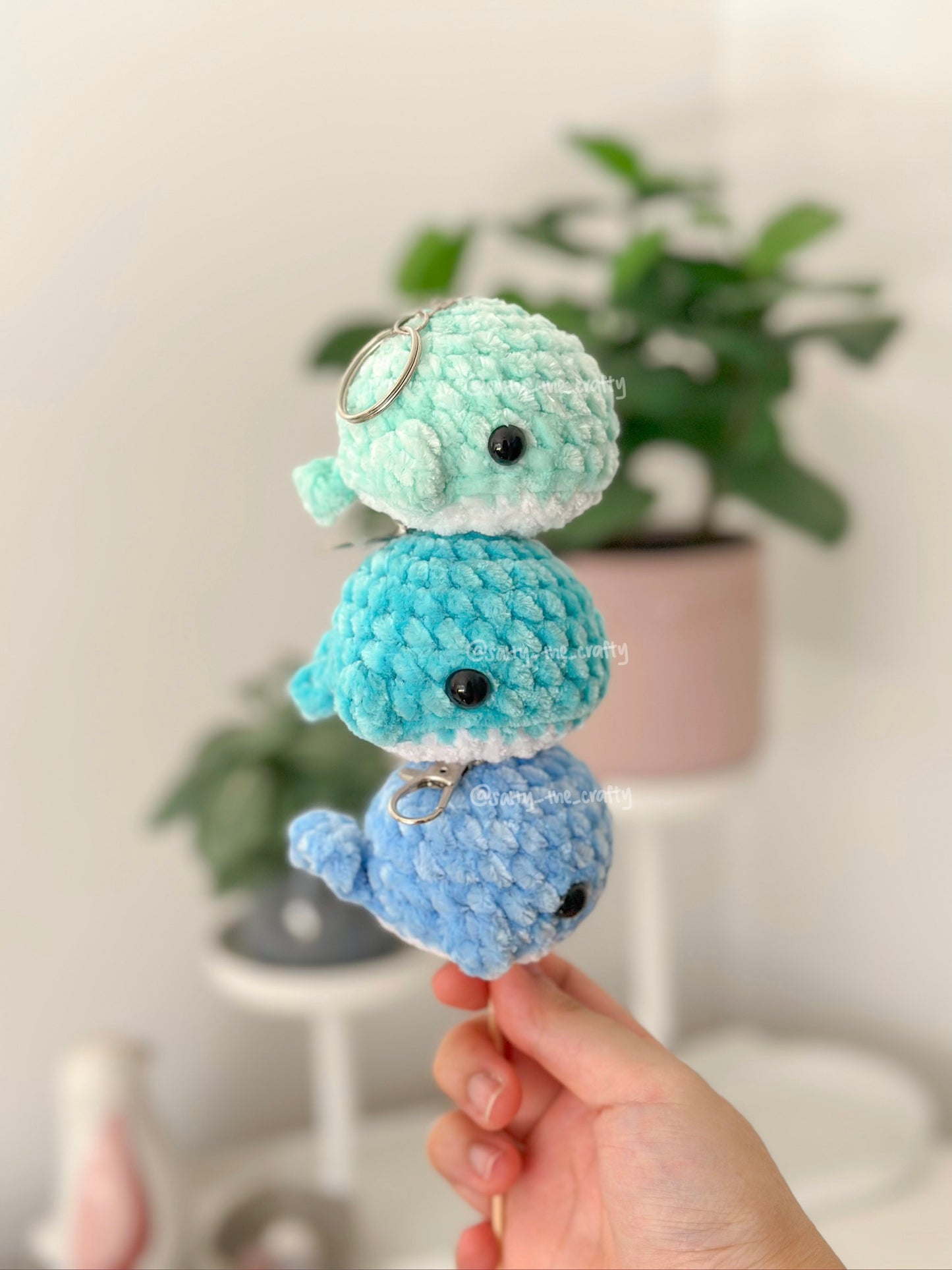 mini whale keychain